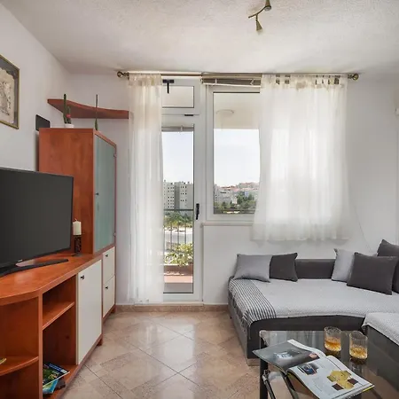 Lucy In Apartman Split